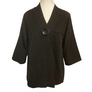 LISA INTERNATIONAL BLACK COTTON V-NECK/ 3/4 SLEEVE/ LARGE BUTTON SWEATER/ Size M
